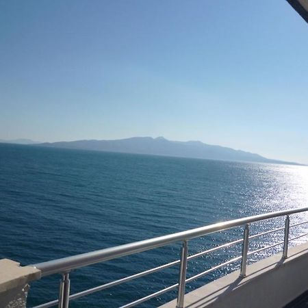 Beautifull Holiday Apartment Larisa Sarandë エクステリア 写真