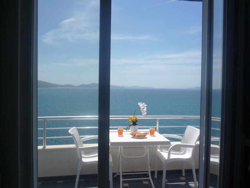 Beautifull Holiday Apartment Larisa Sarandë エクステリア 写真