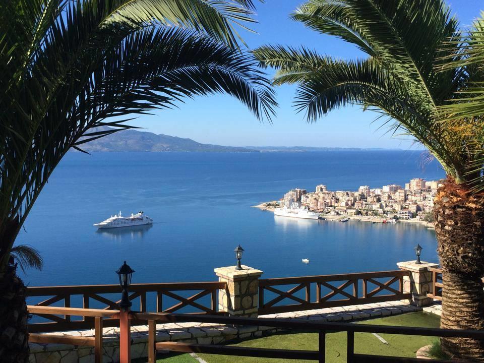 Beautifull Holiday Apartment Larisa Sarandë エクステリア 写真