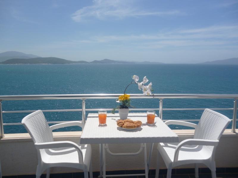 Beautifull Holiday Apartment Larisa Sarandë エクステリア 写真