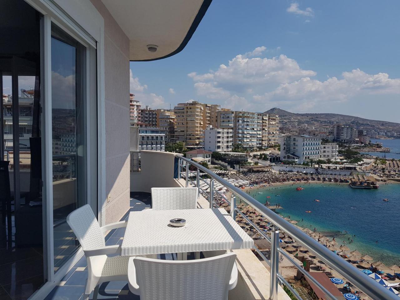 Beautifull Holiday Apartment Larisa Sarandë エクステリア 写真